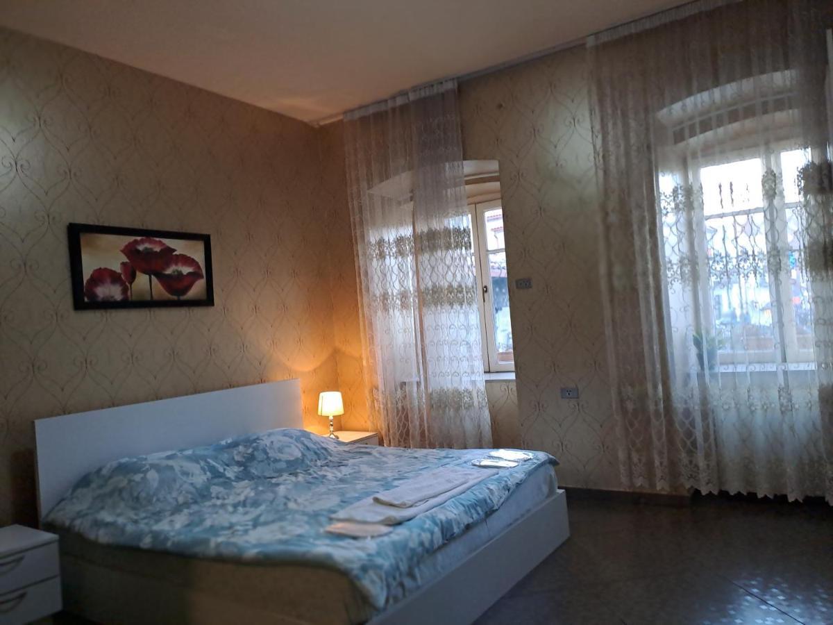Hotel 6 Old Tbilisi Buitenkant foto